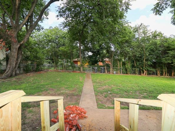 2420 E Kiest Boulevard , Dallas Texas 75216