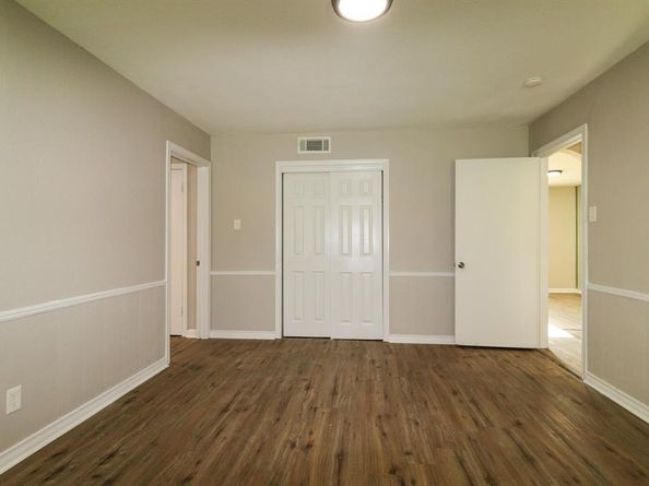 2420 E Kiest Boulevard , Dallas Texas 75216