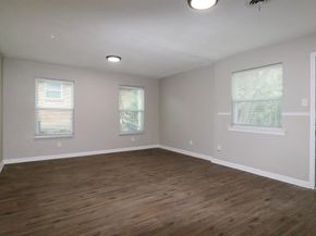 2420 E Kiest Boulevard , Dallas Texas 75216