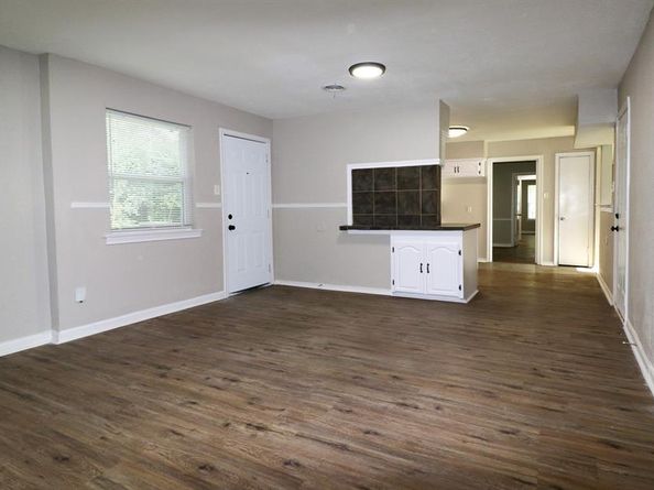 2420 E Kiest Boulevard , Dallas Texas 75216