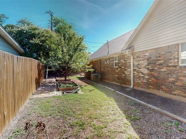 921  Blue Lake Drive , Fort Worth Texas 76103