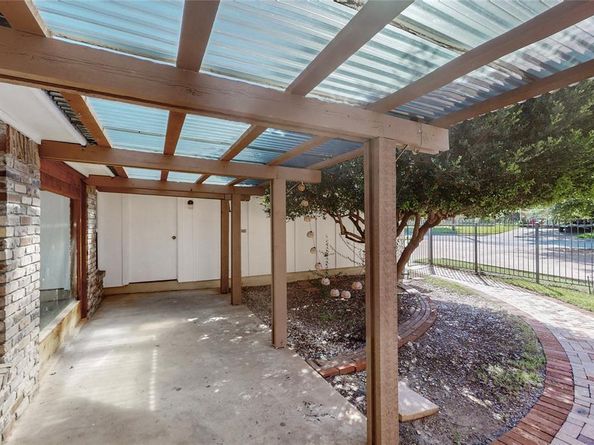 921  Blue Lake Drive , Fort Worth Texas 76103