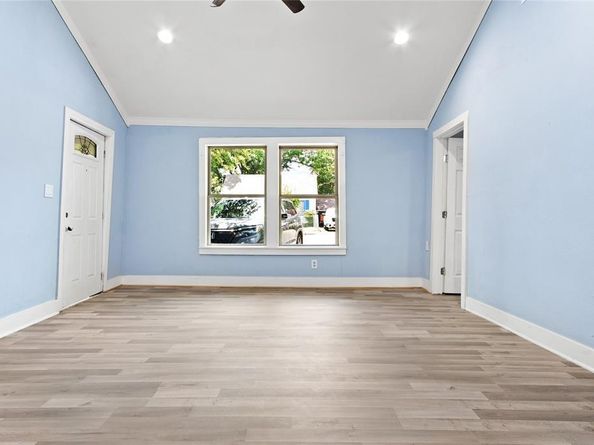 1206 S Edgefield Avenue , Dallas Texas 75208