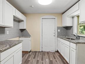 1206 S Edgefield Avenue , Dallas Texas 75208