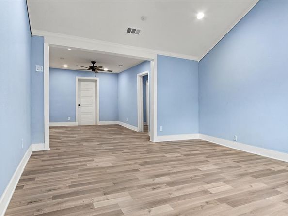 1206 S Edgefield Avenue , Dallas Texas 75208