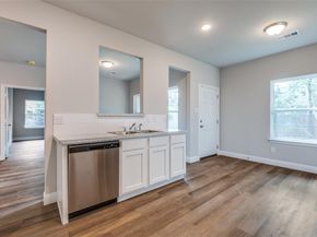 1356 S Denley Drive , Dallas Texas 75216