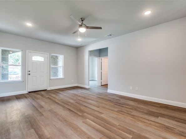 1356 S Denley Drive , Dallas Texas 75216