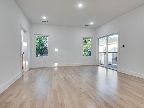 514 S Glasgow Drive , Dallas Texas 75223