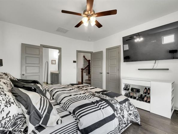 1014  Manacor Lane , Dallas Texas 75212