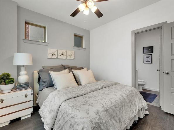 1014  Manacor Lane , Dallas Texas 75212