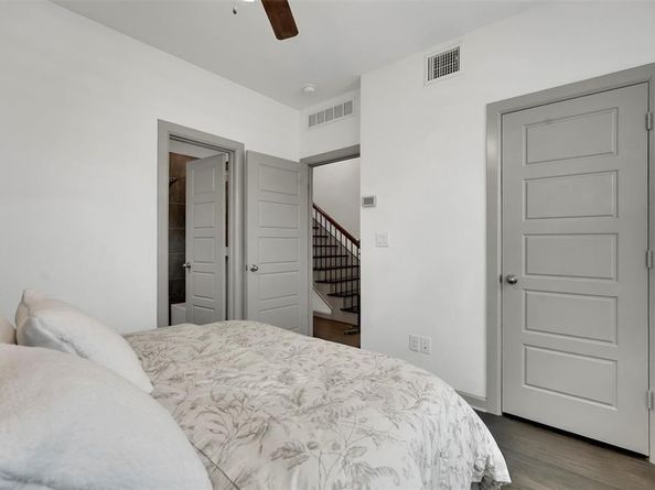 1014  Manacor Lane , Dallas Texas 75212