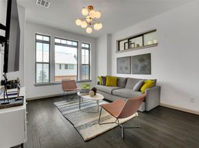 1014  Manacor Lane , Dallas Texas 75212