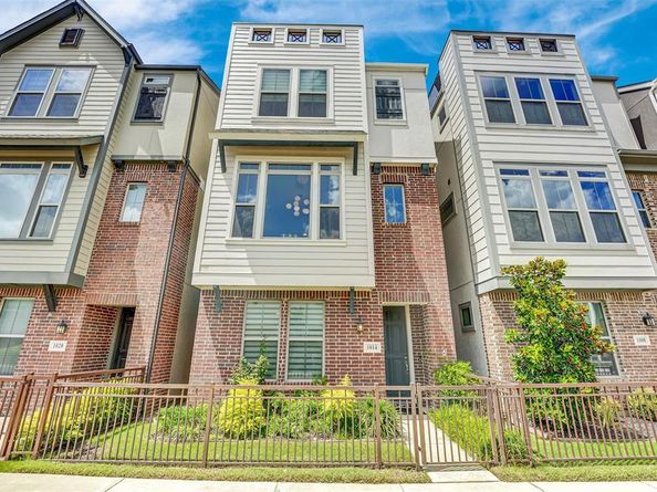 1014  Manacor Lane , Dallas Texas 75212