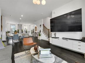 1014  Manacor Lane , Dallas Texas 75212