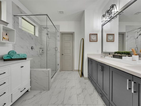 1014  Manacor Lane , Dallas Texas 75212