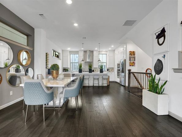 1014  Manacor Lane , Dallas Texas 75212