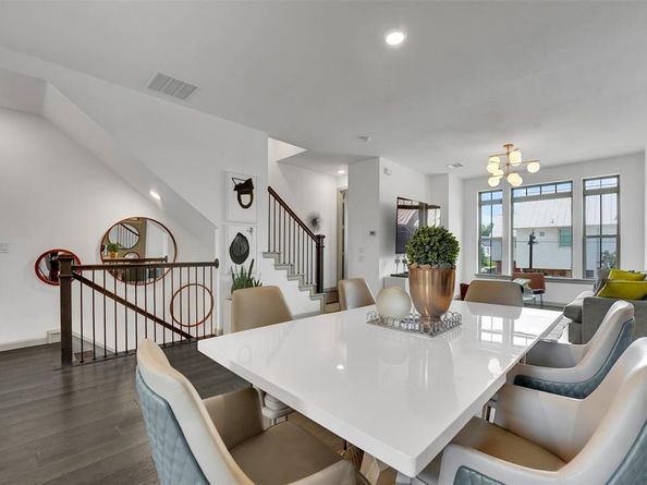 1014  Manacor Lane , Dallas Texas 75212