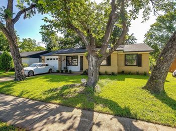 1725  Emerald Street 