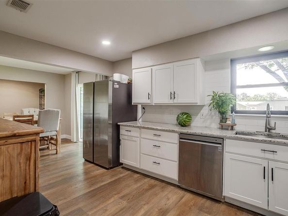 1725  Emerald Street , Grand Prairie Texas 75051