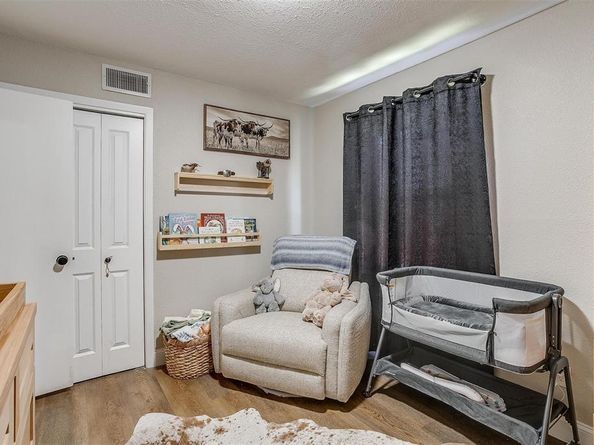 1725  Emerald Street , Grand Prairie Texas 75051