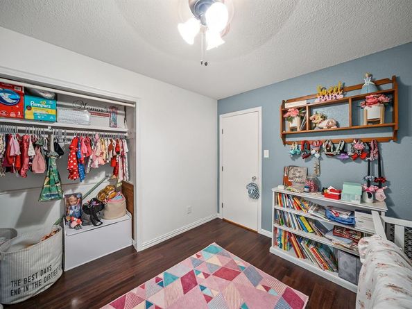 2807  Hollywood Drive , Arlington Texas 76013