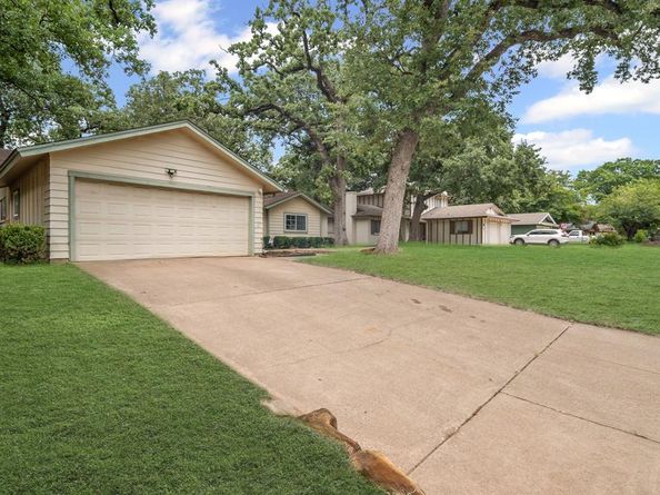 2807  Hollywood Drive , Arlington Texas 76013