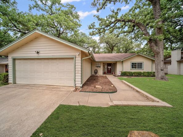 2807  Hollywood Drive , Arlington Texas 76013