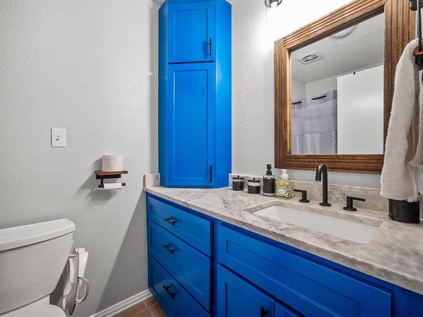 2807  Hollywood Drive , Arlington Texas 76013