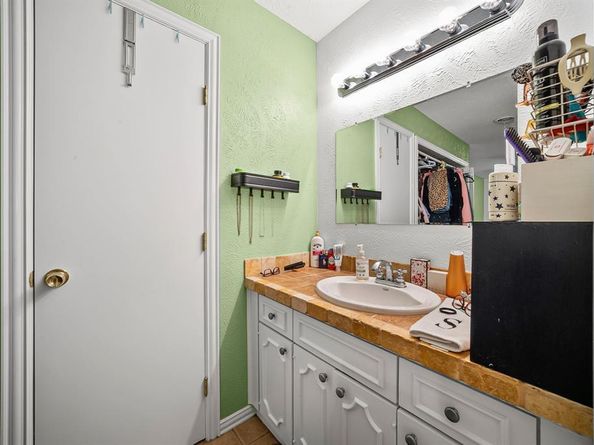 2807  Hollywood Drive , Arlington Texas 76013