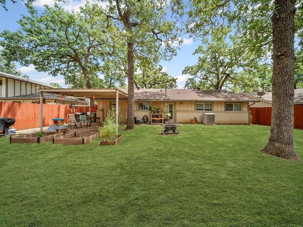 2807  Hollywood Drive , Arlington Texas 76013
