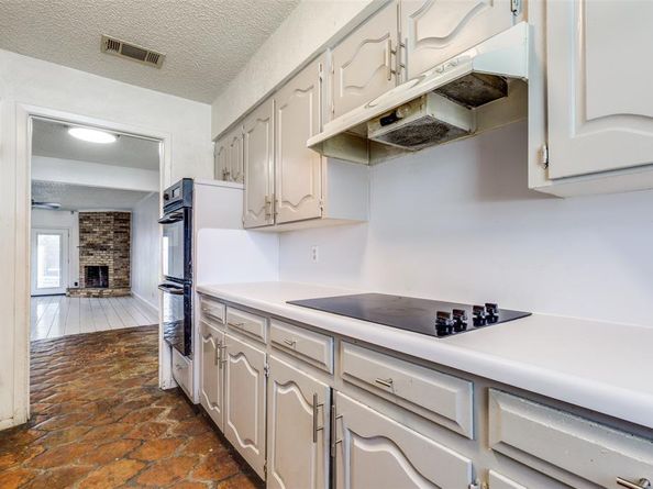 1801  Camelot Cove , Plano Texas 75074