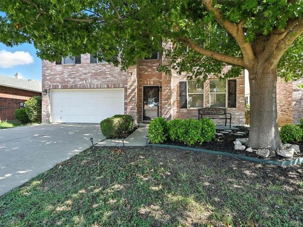 3844  Irish Setter Drive , Fort Worth Texas 76123