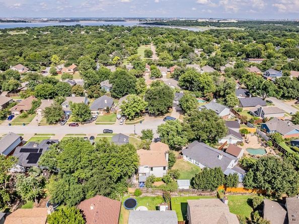 2213  Thistlewood Court , Grapevine Texas 76051