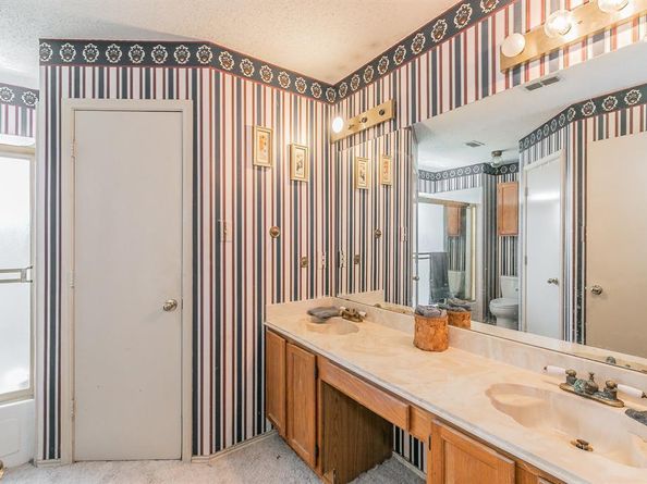 2213  Thistlewood Court , Grapevine Texas 76051