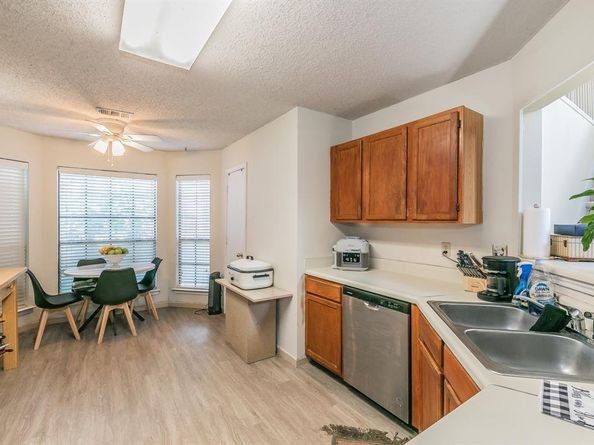 2213  Thistlewood Court , Grapevine Texas 76051