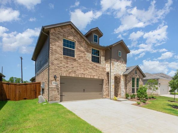 2400  Glasgow Drive , Denton Texas 76207