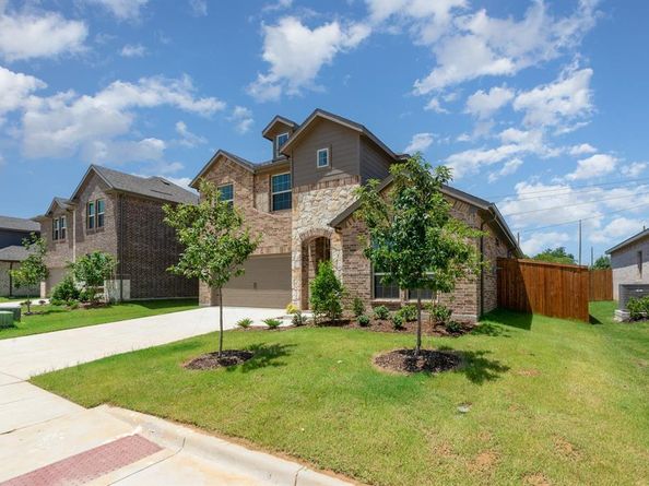 2400  Glasgow Drive , Denton Texas 76207