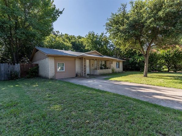 1913  Terry Drive , Grand Prairie Texas 75051
