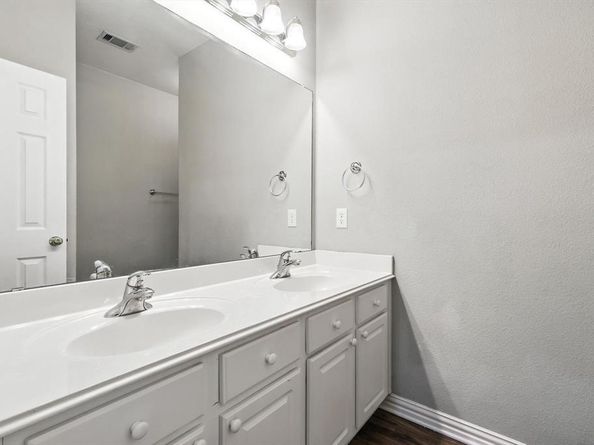 1105  Lamplight Way , Allen Texas 75013