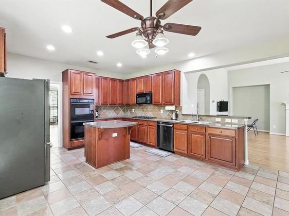 1105  Lamplight Way , Allen Texas 75013