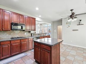 1105  Lamplight Way , Allen Texas 75013