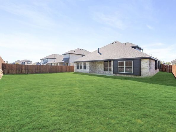 327  Atlas Cedar Drive , Glenn Heights Texas 75154