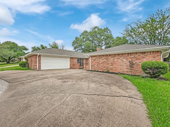 4032  Aragon Drive , Fort Worth Texas 76133
