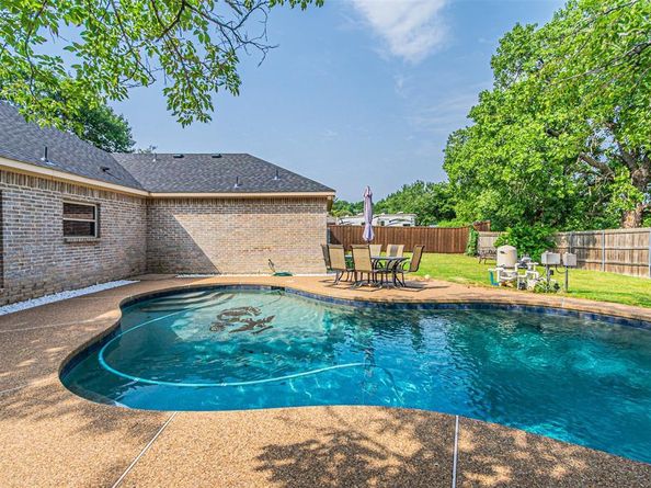 738  Laramie Drive , Lewisville Texas 75077