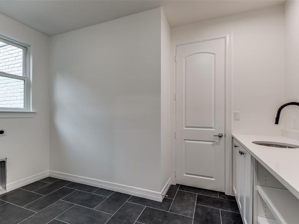 11207  Dwarfs Circle , Dallas Texas 75229