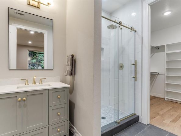 11207  Dwarfs Circle , Dallas Texas 75229