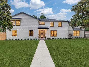 11207  Dwarfs Circle 