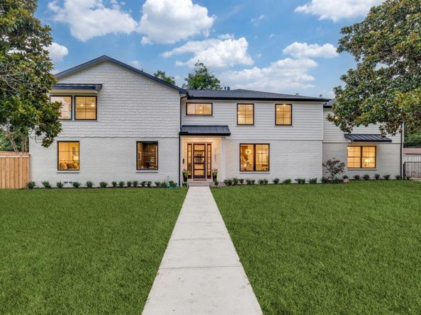 11207  Dwarfs Circle , Dallas Texas 75229