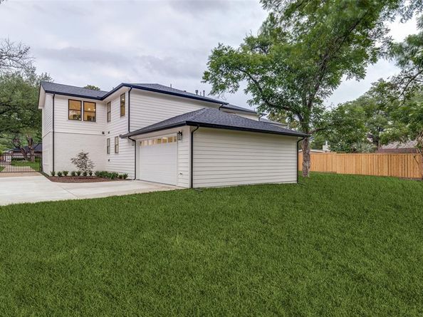 11207  Dwarfs Circle , Dallas Texas 75229
