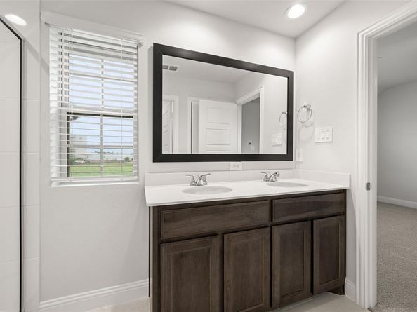 648  Sandiford  , Mansfield Texas 76063